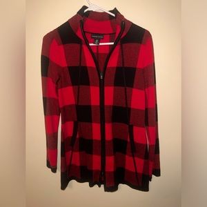 Adrienne vittadini very soft size Small red & black checkers zip up and zip down